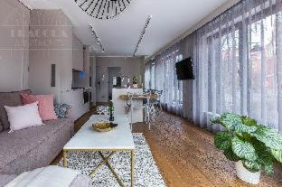 City Centre Apartment | Modern View of Planty Park
