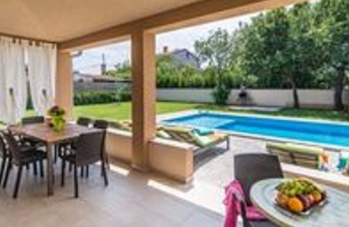 Liznjan Villa | Modern villa at 2km from the sea, with private pool