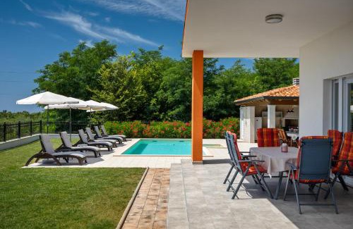 Kastel Villa | Modern villa Eva Kastel with pool near Buje