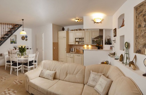 Cove Donja Krusica (Donje selo) Villa | Modern Villa in Grohote with Pool