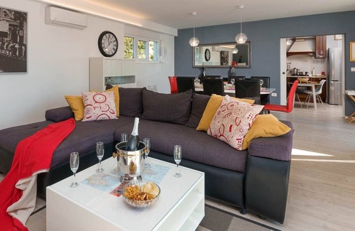 Labinci Villa | Modern Villa Landa with swimming pool only 7 km from beach