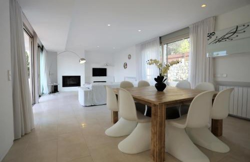Santa Eulalia del Rio House | Modern Villa Montecristo