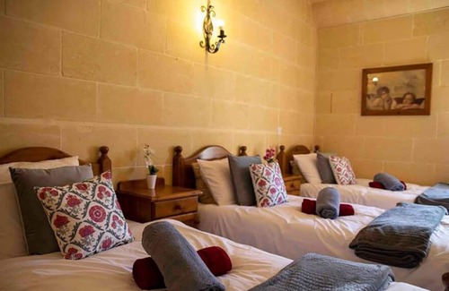 Ta' Għammar Other | Modern villa with country side views