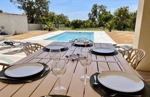 Pinarellu Villa | Modern villa with pool and garden for 6 people max.