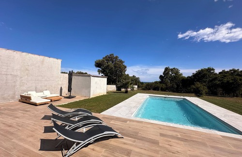 Pinarellu Villa | Modern villa with pool and garden for 6 people max.