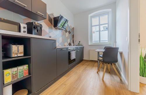 Cottbus Apartment | modernes Apartment - zentral, ruhig, Wlan, Netflix, Küche, Schreibtisch, Parkplatz, Waschtrockner