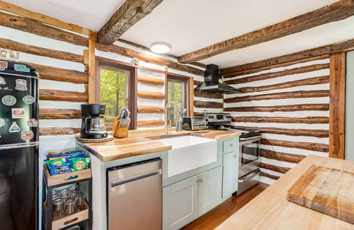 Berkeley Springs Ski Chalet | Modernized Log Cabin w Hot Tub, Fire Pit & Views!
