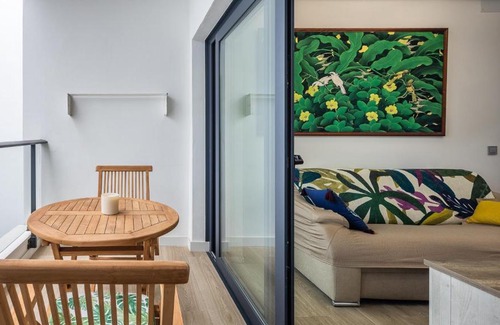 Las Palmas de Gran Canaria Apartment | Moderno Apto en Playa de Las Canteras con Parking!