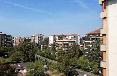 Lorenteggio Apartment | Moderno, Luminoso, Spazioso con Vista