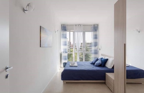Lorenteggio Apartment | Moderno, Luminoso, Spazioso con Vista