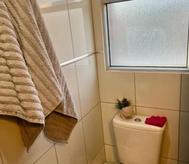Cochabamba Apartment | Moderno y cómodo estudio con espacio de trabajo
