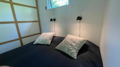 Ekero House | Modernt gästhus med två sovrum och sovmöjlighet för upp till fem personer