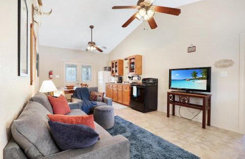 Canyon Lake House | Moe and Jo's Haus