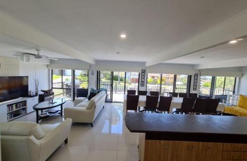 Mollymook Beach House | Mollymook Beach Haven - near ocean & golf course