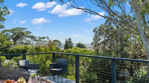 Narrawallee House | Mollymook Breeze - lovely 4 BR home with beach views