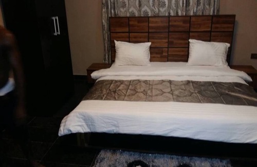 Epetu Hotel | Momak 6 Hotel & Suites