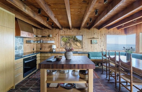 Santa Barbara House | Montecito Point — An Architectural Landmark on the Beach