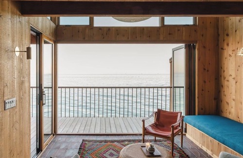 Santa Barbara House | Montecito Point — An Architectural Landmark on the Beach
