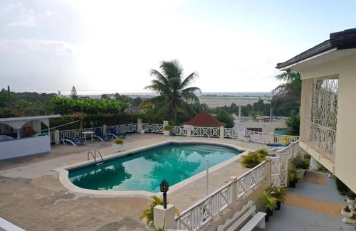 Montego Bay House | Montego Bay Best Kept Secret 1 B/R Apartments - Block C, Unit1