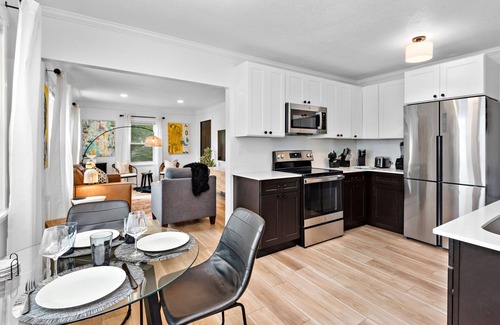 Nokomis House | Monthly Stay: 3BR Home w/Office, Golf Views, King Beds, Full Kitchen, Fast WIFI