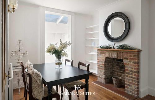 Windsor House | Monthly Stays - Charming 2BR Cottage - Windsor Castle - Free Parking