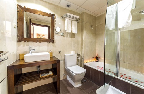 Carihuela Hotel | Moon Dreams Torremolinos - Adults Recommended
