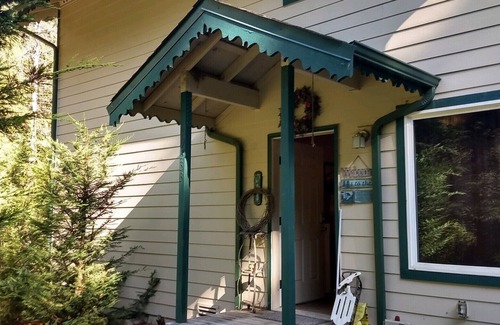 Index House | Moondance lodge is a place you can go and relax and access the outdoors