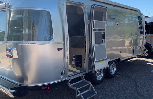 Joshua Tree RV Rental | Moonlight Desert Airstream Near Joshua Tree National Park!