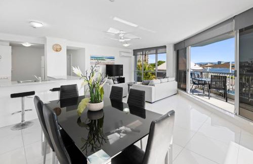 Surfers Paradise Apartment | Moorings On Cavill Surfers Paradise