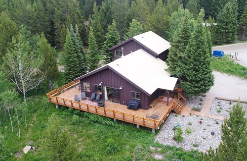 Lazy Acres House | Moose Tracks - Roam Property Management