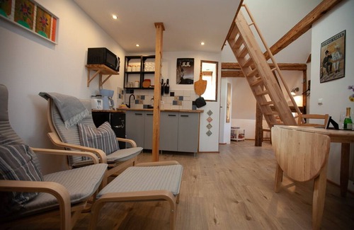 Oberhavel Apartment | Moosgrün accommodation-charming small apartment- vacation apartment Atelier