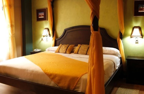 San Blas Hotel | Morenica del Rosario