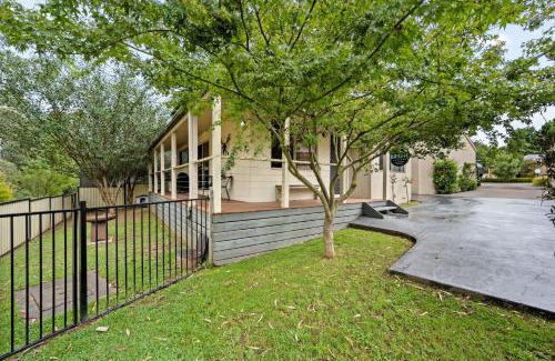 Bright House | Morses Creek Getaway