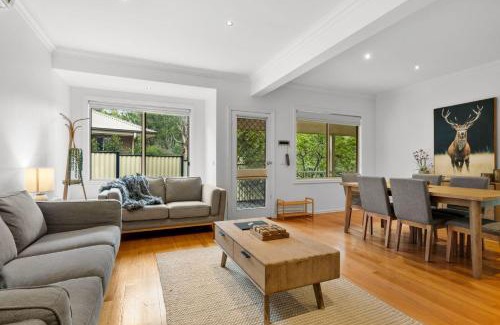 Bright House | Morses Creek Getaway