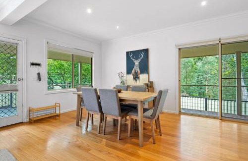 Bright House | Morses Creek Getaway