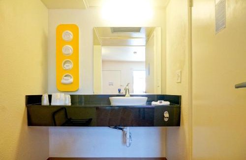 Carlsbad Hotel | Motel 6-Carlsbad, CA Beach