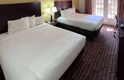 Dallas Design District Hotel | Motel 6 Dallas, TX – Downtown