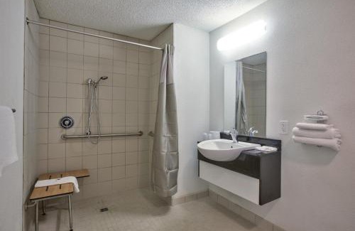 Dothan Hotel | Motel 6-Dothan, AL