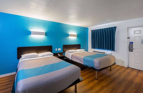 Grand Prairie Hotel | Motel 6 Grand Prairie, TX - Interstate 30