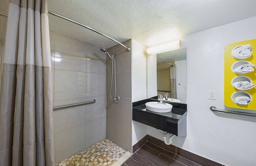Grand Prairie Hotel | Motel 6 Grand Prairie, TX - Interstate 30