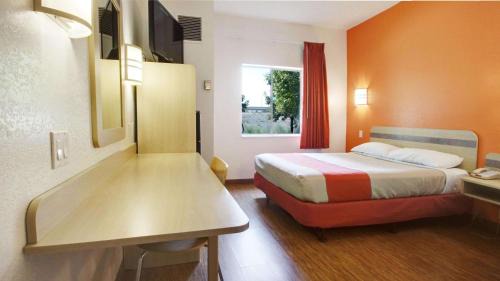 Lehi Hotel | Motel 6 Lehi, UT - Thanksgiving Point
