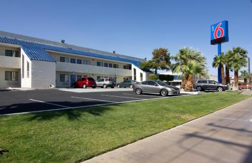 Palm Springs Hotel | Motel 6-North Palm Springs, CA - North