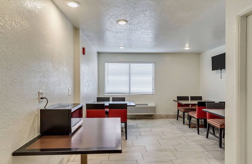 Ogden Hotel | Motel 6 Ogden, UT- Downtown