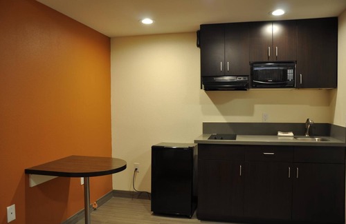 Hesperia Hotel | Motel 6 on Maple