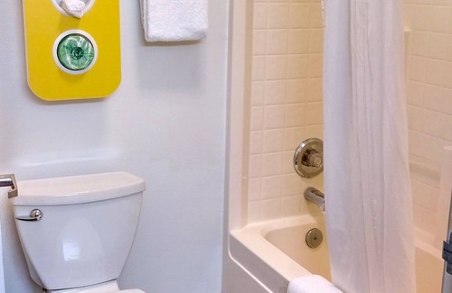 Seaside Hotel | Motel 6 Seaside, OR