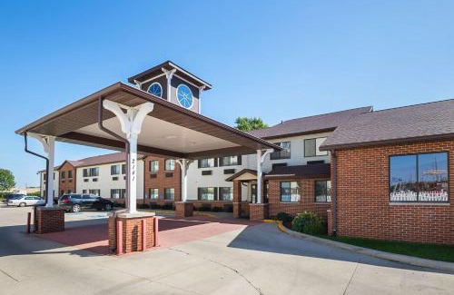 Waterloo Hotel | Motel 6-Waterloo, IA - Crossroads Mall - Cedar Falls