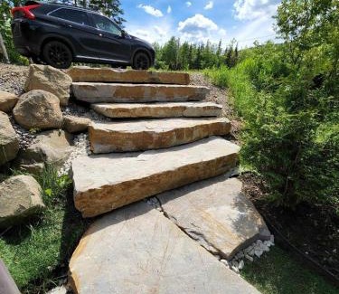 Petite-Riviere-Saint-Francois House | Mountain Spa & Pool table - Maison des Erables