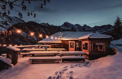 Gimmelwald Hostel | Mountain Hostel Gimmelwald