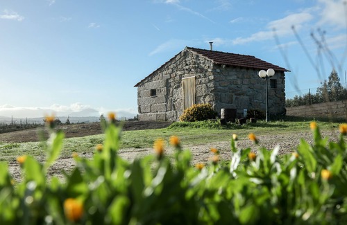 Seixo da Beira Cottage | Mountain Retreat Serra da Estrela with Pool for 2 People