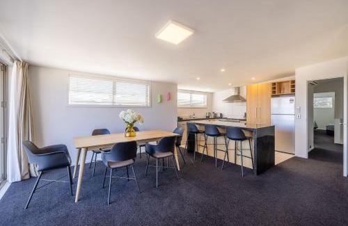 Wanaka Apartment | Mountain View Apartment